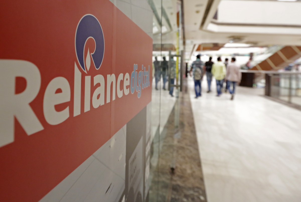 India's Reliance readies credit card debut